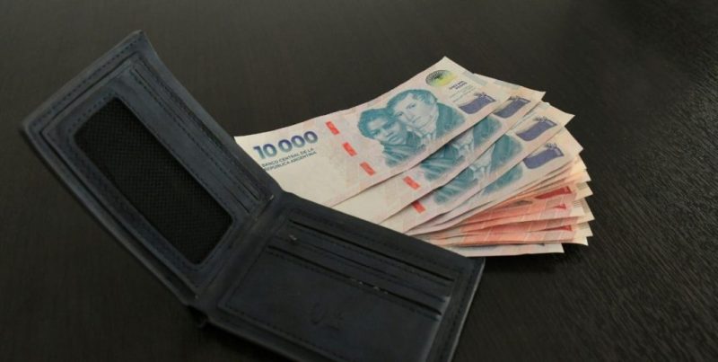 Crisis económica: el 75% de las familias se endeuda para pagar alimentos, salud y tarifas de servicios públicos