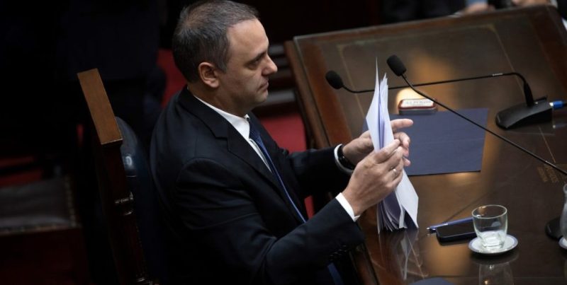 Enriquecimiento ilícito: Manuel Adorni respondió ante la Justicia por sus bienes, viajes y operaciones en dólares