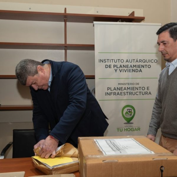 Villa Paranacito: siete empresas cotizaron para finalizar la construcción de 50 viviendas con fondos provinciales
