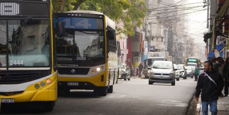 Colectivos: la UTA rechazó la oferta salarial empresaria del 10,5%