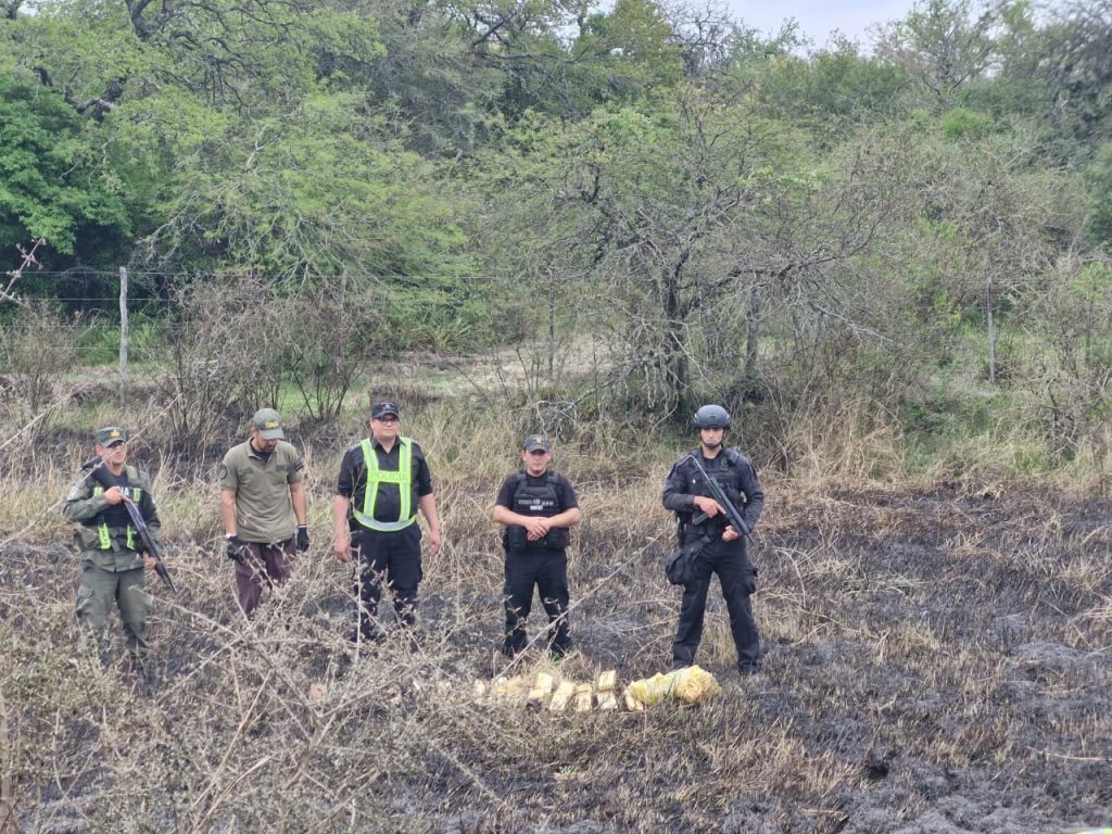 Berna: hallaron 26 panes sospechosos al costado de la Ruta 11