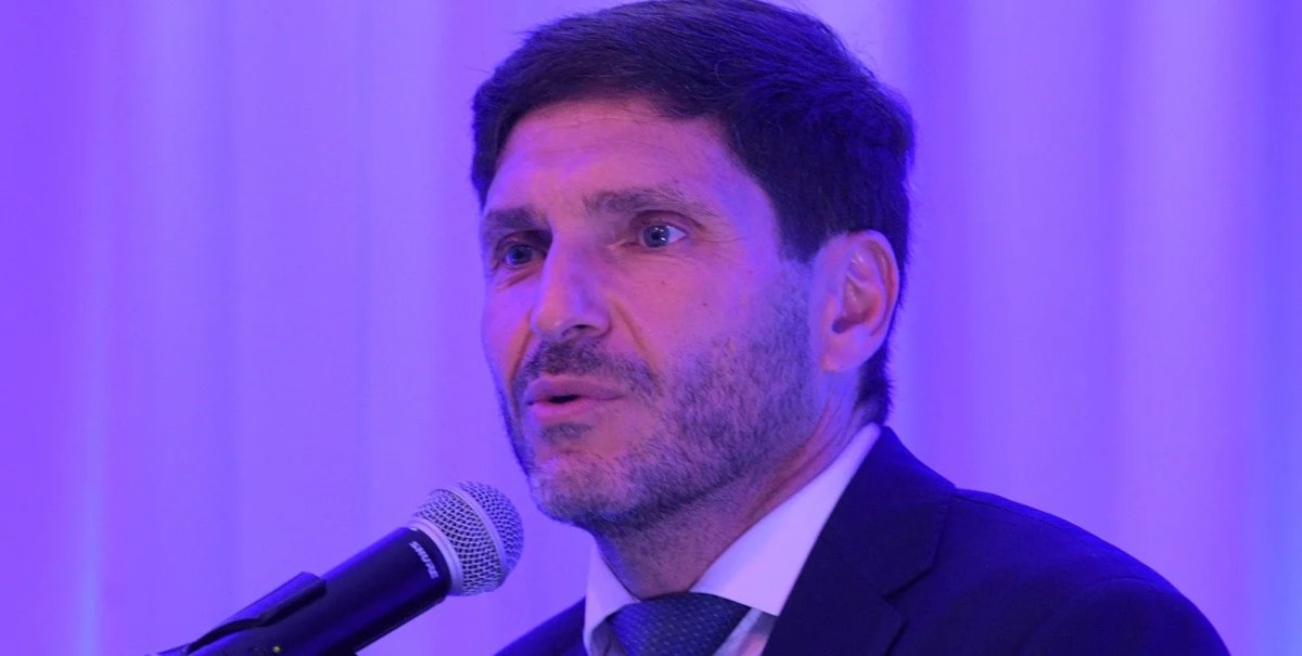 Pullaro tomó distancia del “populismo” que dilapida y de la “timba financiera”