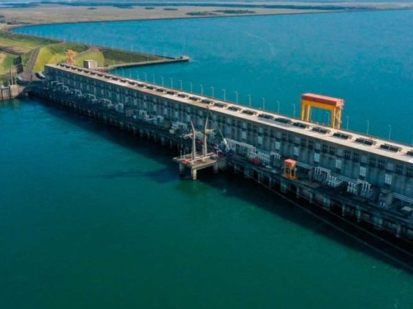 Creció el nivel del río Paraná en Santa Fe y Yacyretá emitió una alerta por el impacto de El Niño