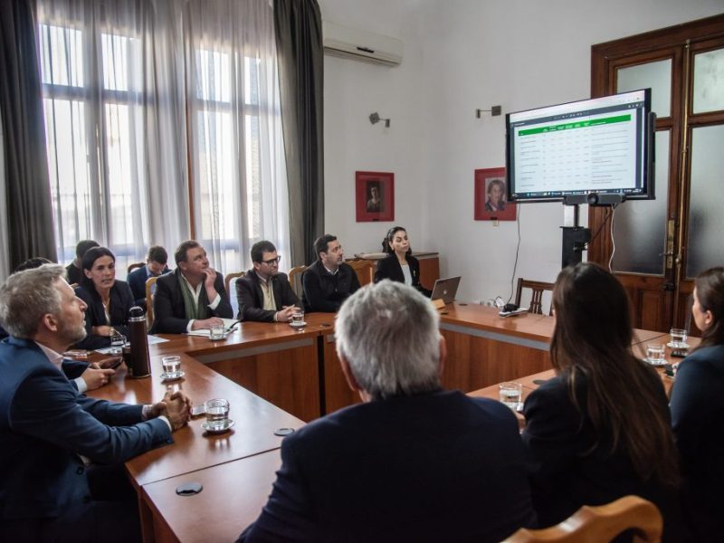 Rogelio Frigerio evaluó con Vialidad y la UEP el cronograma de obras viales y productivas con financiamiento internacional