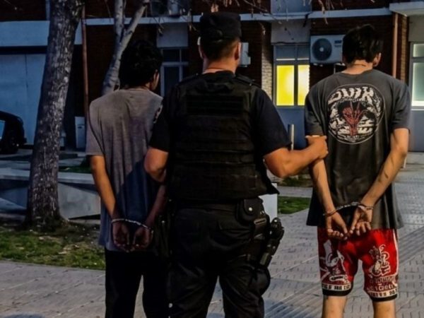 Detuvieron a dos sospechosos tras una persecución policial por robar cables en la ciudad de Santa Fe