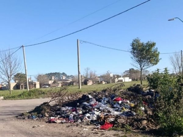 Reclamos en Santo Tomé: vecinos de Adelina Centro denuncian abandono, calles de tierra y basurales
