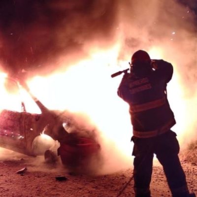 Incendio de automóvil en la zona norte de Santa Fe: el vehículo estaba desmantelado