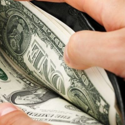 Banco Central habilitó las cuentas sueldo en dólares: qué cambia para los trabajadores