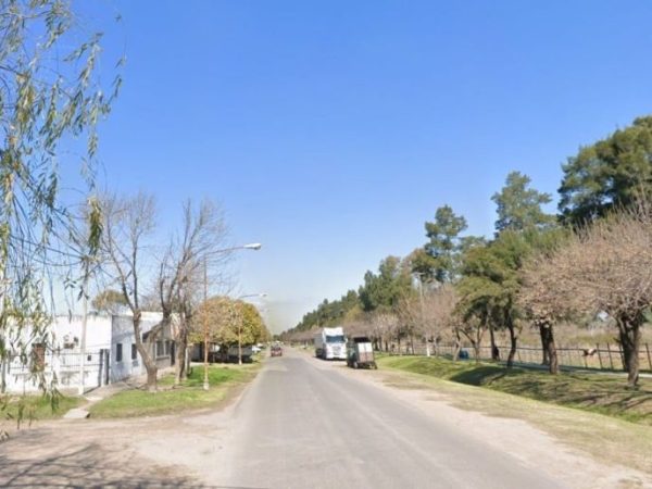 Embistió a policías, escapó en moto y terminó detenido tras una persecución