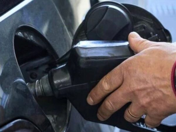 Nuevos aumentos en surtidores: los combustibles suben hasta 5% tras quedar sin efecto el acuerdo de precios con las petroleras