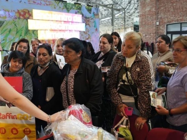 Asistencia alimentaria: Santa Fe conectó a más de 300 comedores con proveedores para optimizar precios
