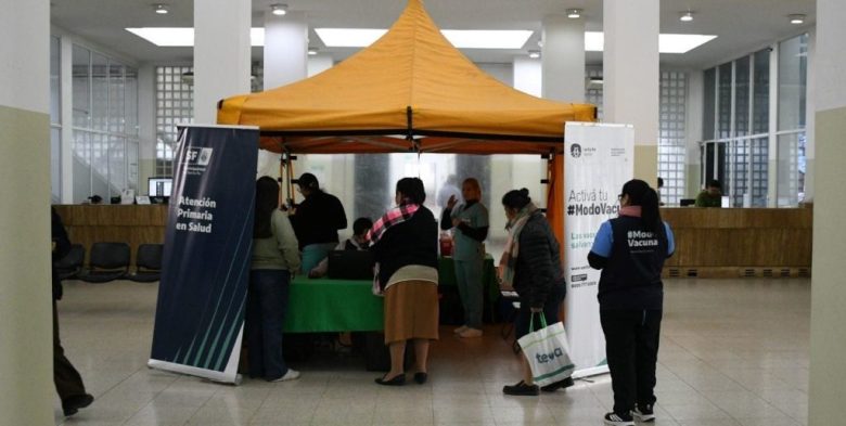 Operativo de vacunación itinerante en Santa Fe: cronograma de barrios y centros de salud para esta semana
