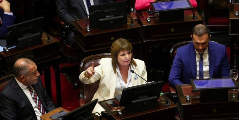 Bullrich advirtió que el Gobierno debe evitar depender del respaldo financiero de Estados Unidos hacia 2027