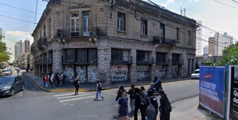Edificio abandonado en el centro de Santa Fe: vecinos y estudiantes denuncian plaga de ratas