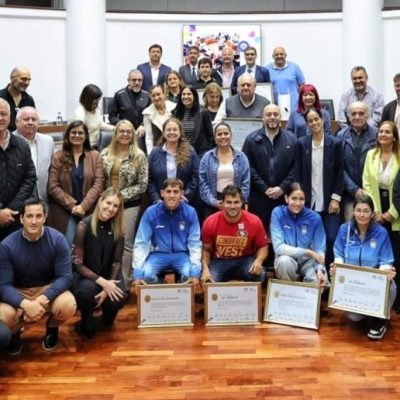 El Concejo Municipal de Santa Fe distinguió a los deportistas y clubes locales que participaron en los Juegos Suramericanos