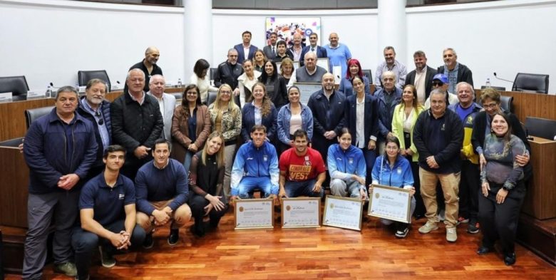 El Concejo Municipal de Santa Fe distinguió a los deportistas y clubes locales que participaron en los Juegos Suramericanos