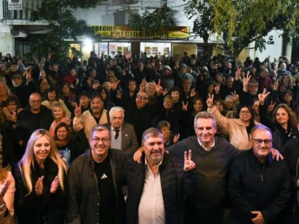 El peronismo santafesino se reunió en Rosario para trazar la estrategia electoral de cara a 2027
