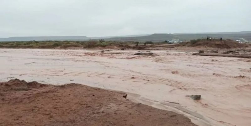 Neuquén: la crecida de un río destruyó los desvíos viales y dejó aislada a una localidad provincial
