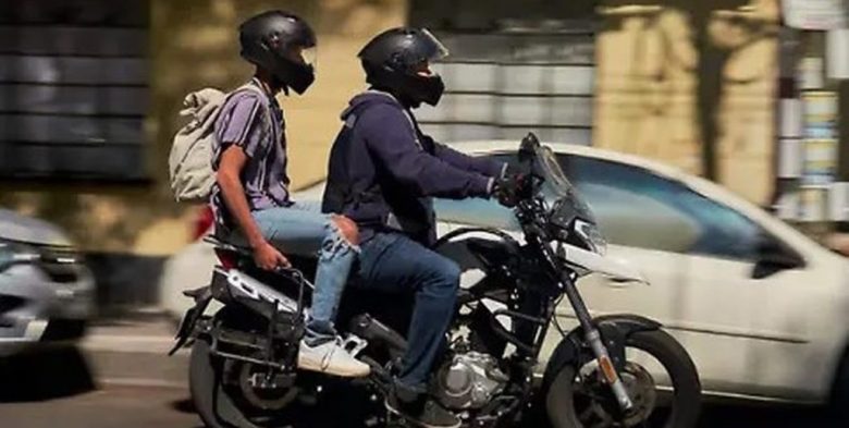 Conflicto en Santa Fe: taxistas y remiseros denuncian competencia desleal de motos de aplicaciones
