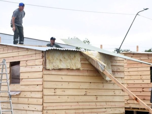 Capacitan a voluntarios en Alto Verde para la construcción de módulos habitacionales en el barrio