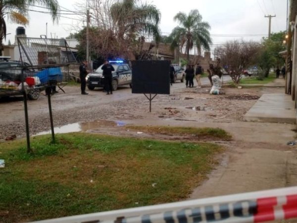 Liberaron al policía que intentó robar en una casa de barrio Nueva Esperanza y terminó herido de bala