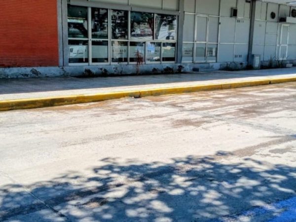 Desborde cloacal en la Terminal de Ómnibus de Santa Fe genera malestar entre pasajeros y vecinos