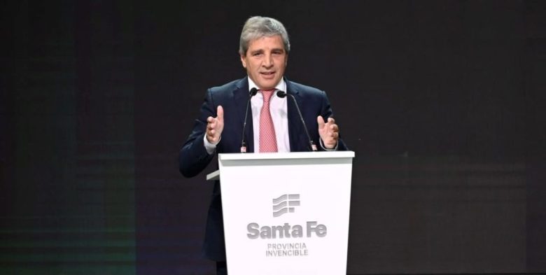 Luis Caputo en Rosario: el Gobierno confirmó 48 proyectos por US$ 210.000 millones bajo el RIGI