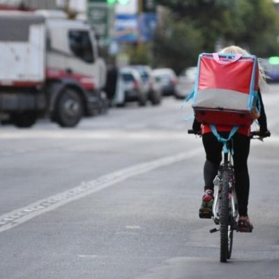 Radiografía laboral en Santa Fe: bajos salarios, brecha de género y pluriempleo entre los jóvenes