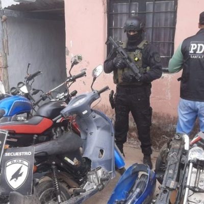 Secuestran motopartes robadas tras allanamientos en Santa Fe y San José del Rincón