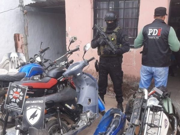 Secuestran motopartes robadas tras allanamientos en Santa Fe y San José del Rincón