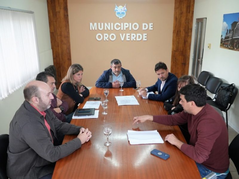 Gobierno provincial e intendentes acordaron reanalizar el proyecto del Acueducto Metropolitano
