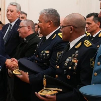Pullaro reconoció a policías reincorporados y lanzó una nueva convocatoria para custodias