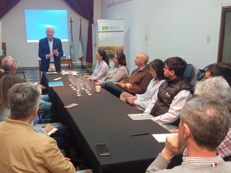 Entre Ríos analiza la situación del riego y difunde líneas de financiamiento para su tecnificación