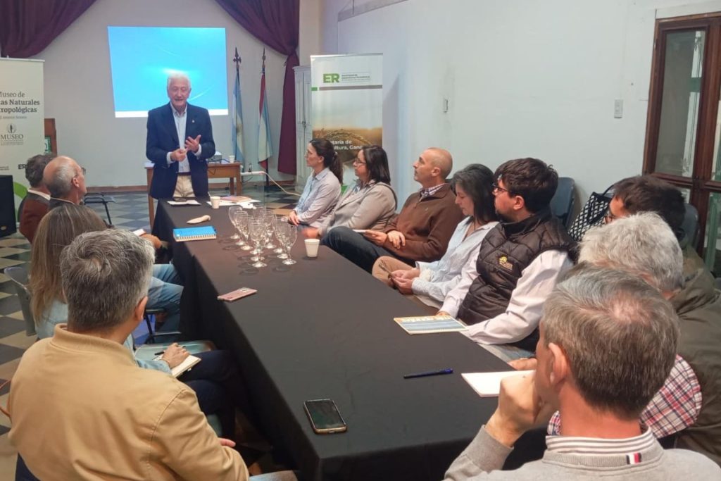Entre Ríos analiza la situación del riego y difunde líneas de financiamiento para su tecnificación