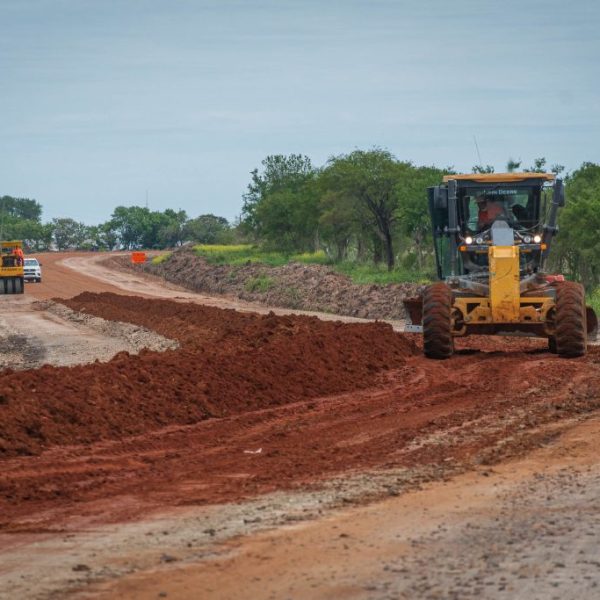 Avanza un 45 por ciento la obra vial entre Viale y arroyo Durazno en más de 64 kilómetros productivos