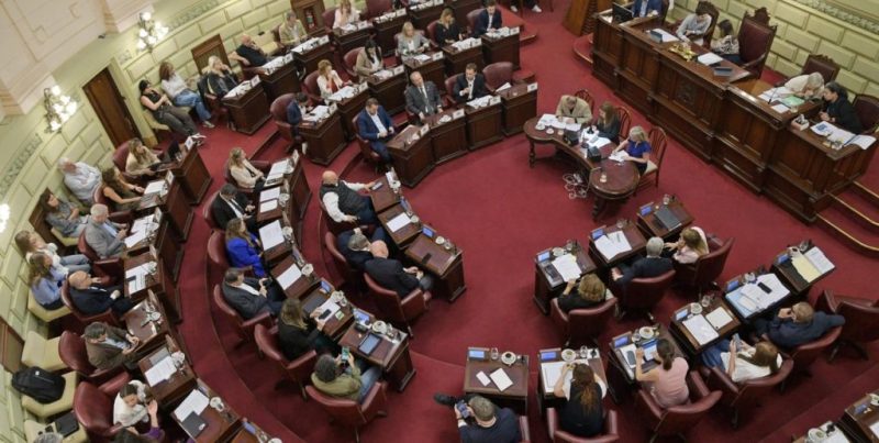 Legislatura de Santa Fe: Diputados aprobó la ley contra el comercio ilegal de celulares