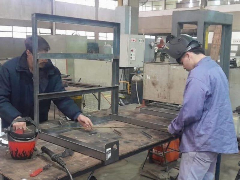 Estudiantes de la Escuela Técnica de Colón construyeron una rampa accesible para el Centro Ecuestre
