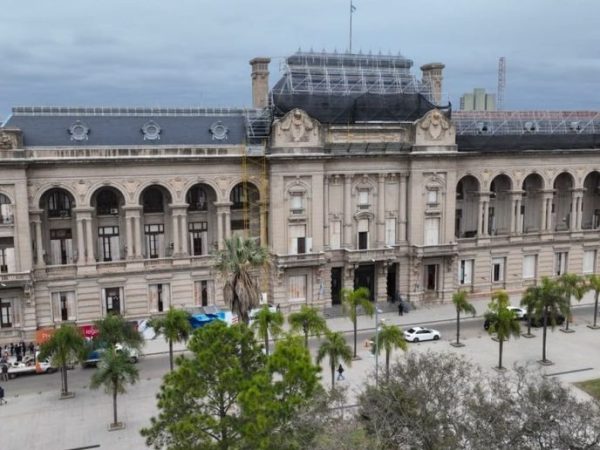Más de 27.000 estatales de Santa Fe se sumaron al plan provincial de desendeudamiento
