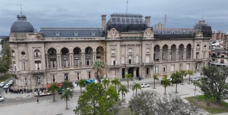 Más de 27.000 estatales de Santa Fe se sumaron al plan provincial de desendeudamiento