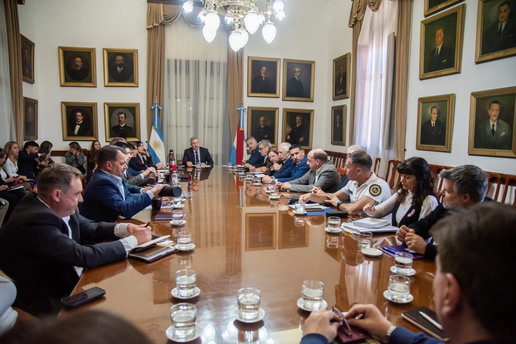 Frigerio encabezó una reunión de gabinete con eje en salud mental, clima, infraestructura y seguridad