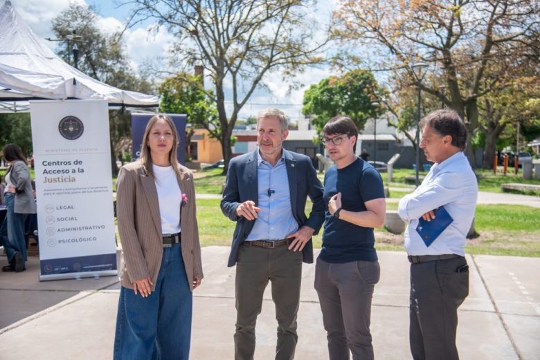 Rogelio Frigerio participó de una nueva jornada del programa Entre Ríos con Vos en el barrio San Agustín de Paraná