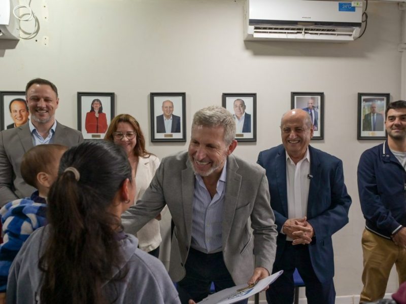 El gobierno provincial entregó viviendas inconclusas en Santa Elena con recursos propios y municipales