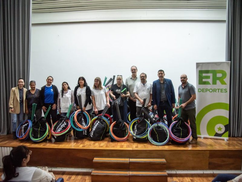 Entre Ríos entrega 140 kits deportivos a escuelas de la provincia