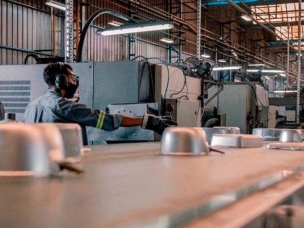 La inversión bruta cayó 5,2% en septiembre y acumula once meses consecutivos en baja