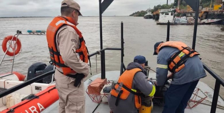 Fray Luis Beltrán: se hundió una lancha en el río Paraná y continúa la búsqueda de tres pescadores