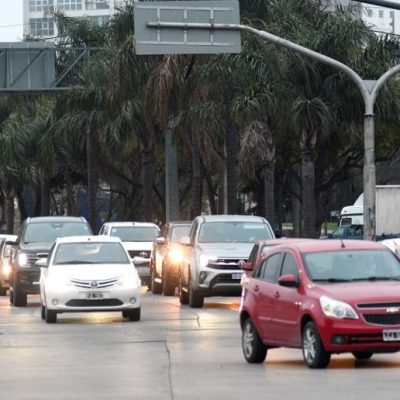 El Gobierno nacional postergó hasta diciembre el aumento de los impuestos a los combustibles