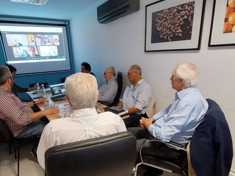 El gobierno provincial y el sector agropecuario analizan medidas ante la crecida del río Paraná por El Niño