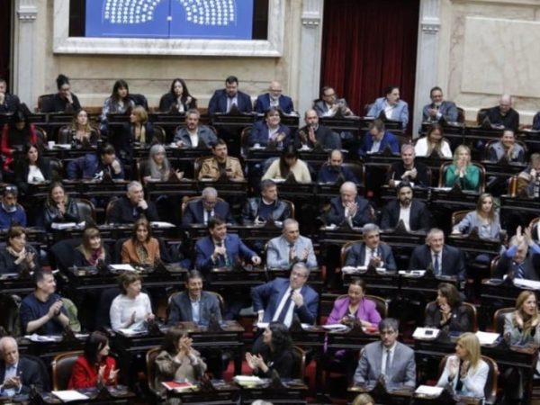 Diputados con dos escenarios de sesión y otra marcha universitaria en puerta
