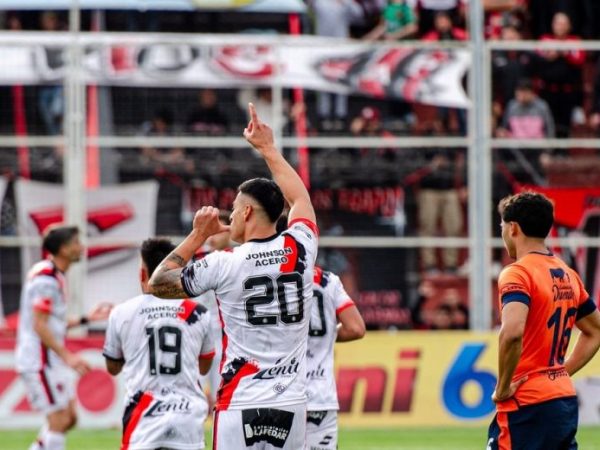 Buscando la permanencia, Patronato visita al puntero Tristán Suárez