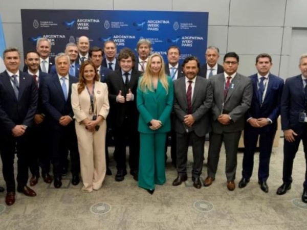 El Gobierno acelera acuerdos con gobernadores para eliminar las PASO y busca ordenar la interna en Casa Rosada